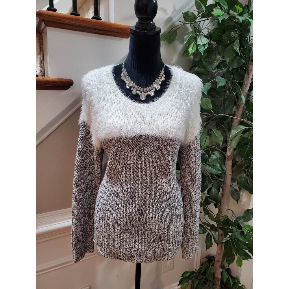 Two by Vince Camuto Gray Eyelash Round Neck Long Sleeve Knit Sweater Size Small